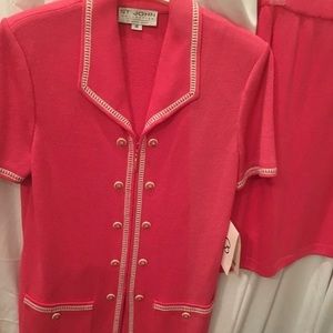 ST JOHN Suit Stunning with Tags